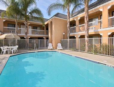 Days Inn By Wyndham Whittier Los Angeles Esterno foto
