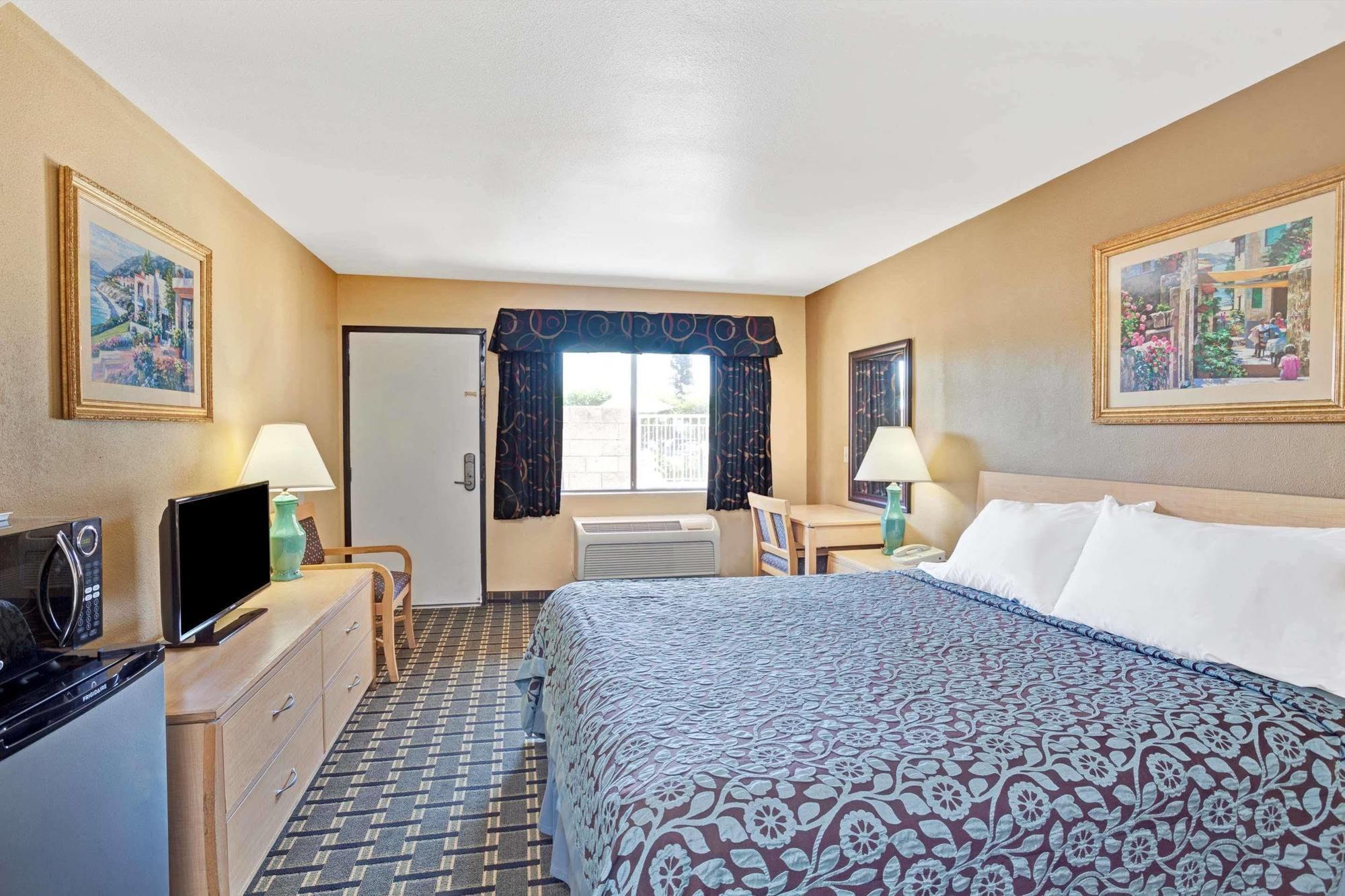 Days Inn By Wyndham Whittier Los Angeles Esterno foto